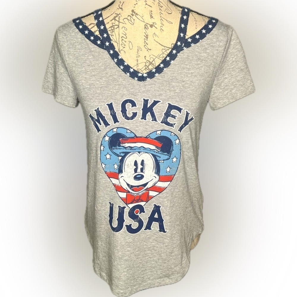 Disney Mickey USA V-Neck Tee EUC